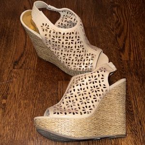 LIKE NEW Carlos Santana Nude Tan Wedge Sandals Size 5.5
